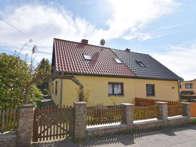 Haus zum Kaufen in Meerane 139.950 € 99.57 m²