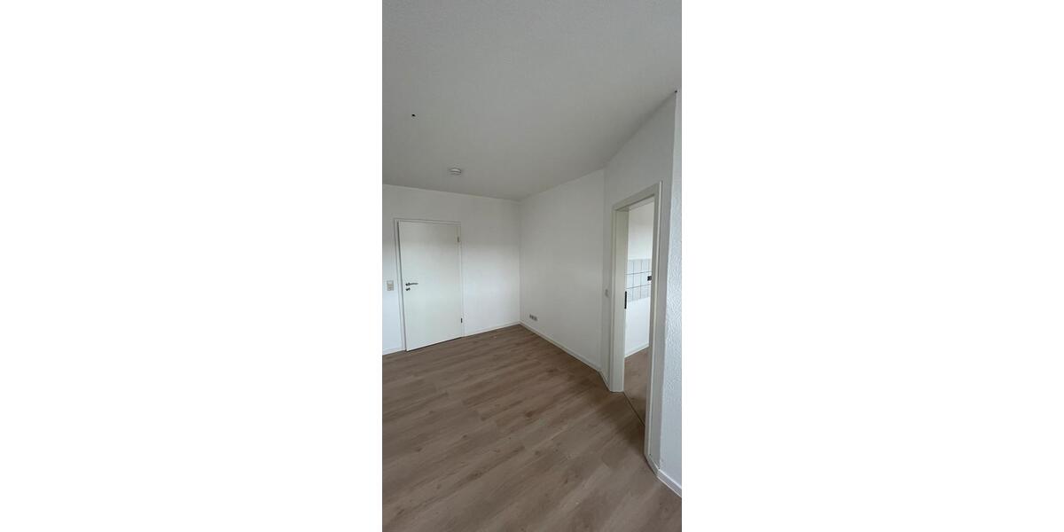 Dachgeschoßwohnung Chemnitz Ebersdorf - 3 Zimmer, 75 m&sup2;, 350&euro; | Angebot:26491952