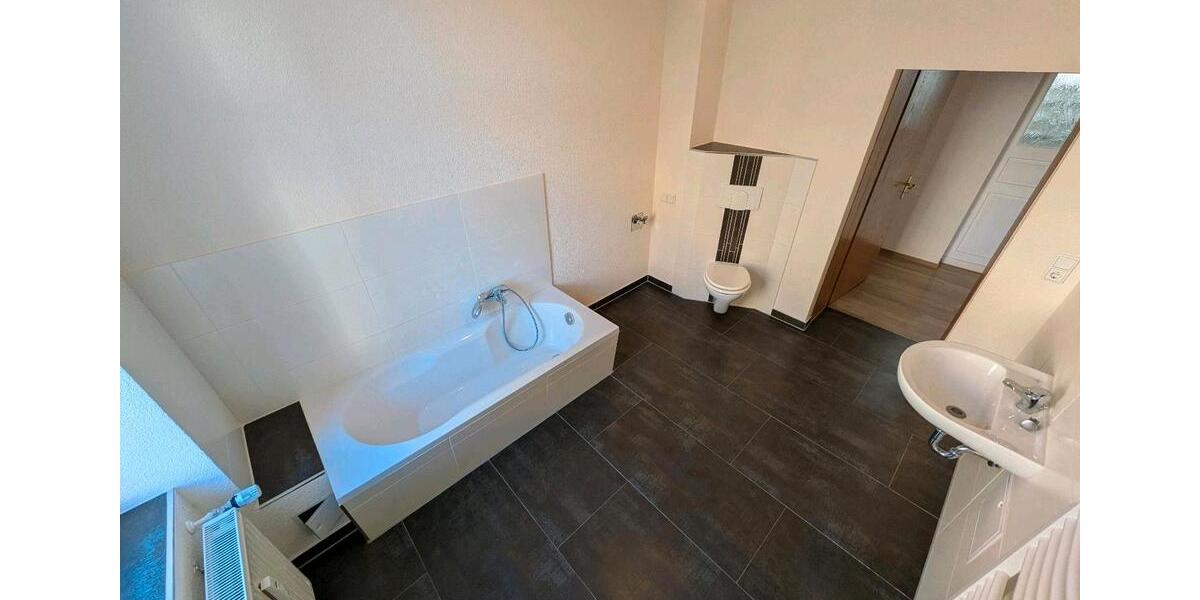 Erdgeschoßwohnung Chemnitz Altchemnitz - 3.5 Zimmer, 94 m&sup2;, 720&euro; | Angebot:26235570