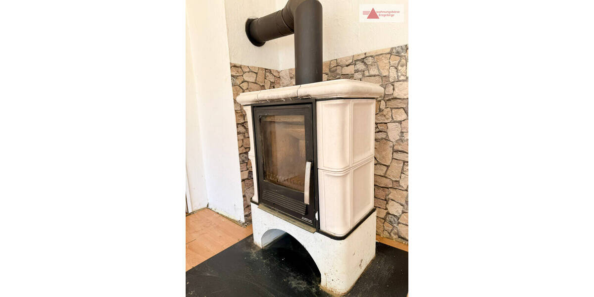 Reihenmittelhaus Zschopau - 9 Zimmer, 210 m&sup2;, 69.000&euro; | Angebot:25688210