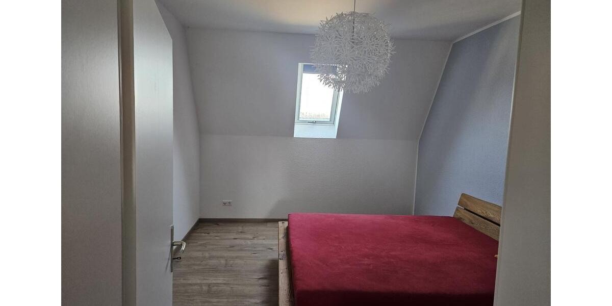 Dachgeschoßwohnung Burgstädt - 4 Zimmer, 130 m&sup2;, 950&euro; | Angebot:26150206