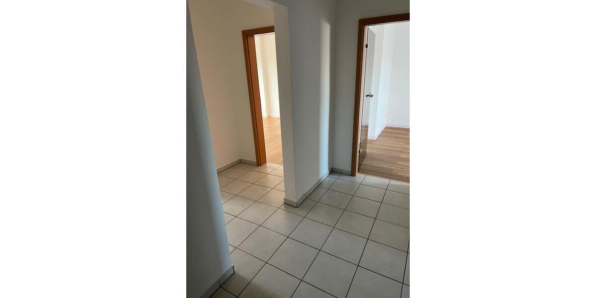 Schöne 2 Raum Dachgeschosswohnung mit Balkon , Einbauküche und 2 zimmer