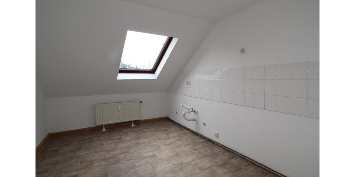 Dachgeschoßwohnung Chemnitz Altendorf - 3 Zimmer, 60 m&sup2;, 300&euro; | Angebot:26573224