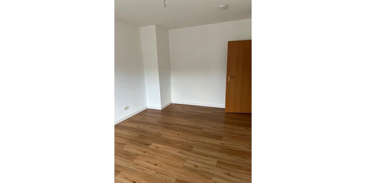 Schöne 2 Raum Dachgeschosswohnung mit Balkon , Einbauküche und 2 zimmer