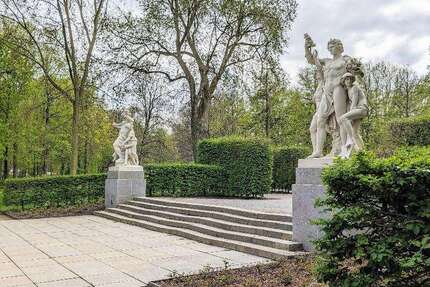 Wohnung zum Mieten in Chemnitz 1.550 € 280 m² 5 zimmer