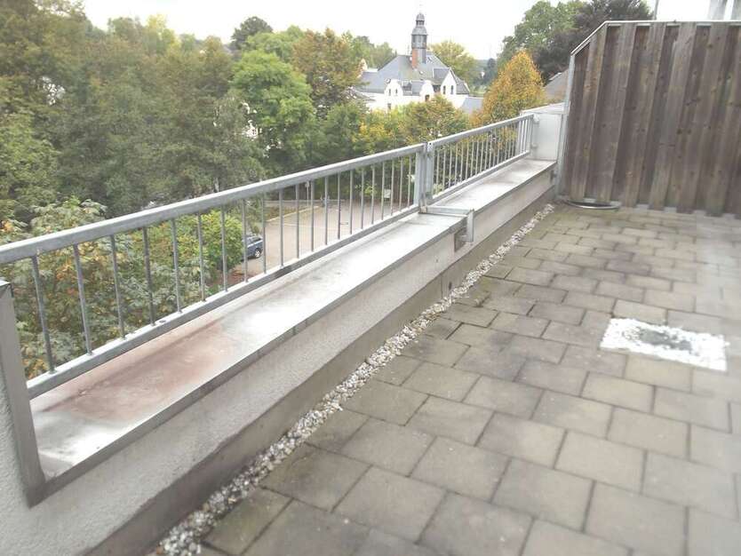 Wohnung zum Mieten in Oberlungwitz 579 € 95 m²