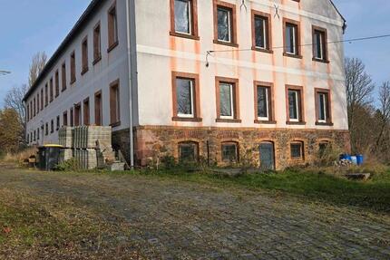 Haus Lunzenau - 12 Zimmer, 250 m&sup2;, 200.000&euro; | Angebot:27245476