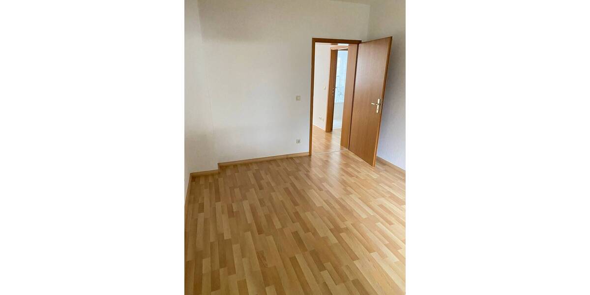 Etagenwohnung Chemnitz Schönau - 2 Zimmer, 49 m&sup2;, 257&euro; | Angebot:25696266