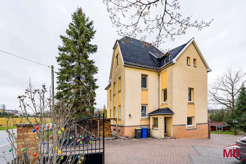 Haus zum Kaufen in Oberlungwitz 320.000 € 200 m²