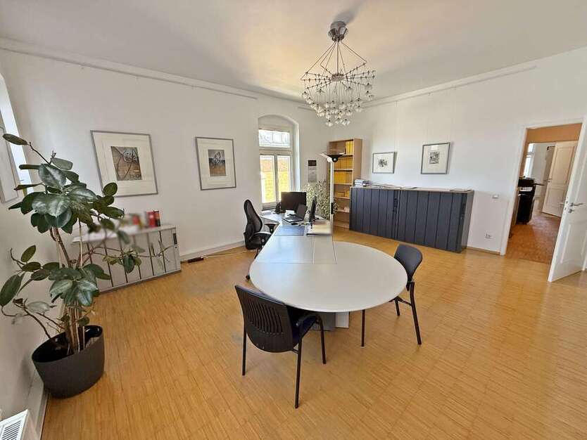 Büro in Chemnitz 888 € 136.53 m²