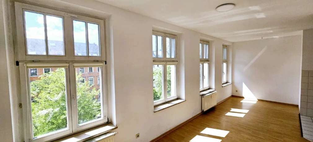 Etagenwohnung Chemnitz Altendorf - 1 Zimmer, 32 m&sup2;, 240&euro; | Angebot:26300101