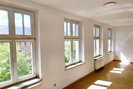 Wohnung Chemnitz Altendorf - 1 Zimmer, 32 m&sup2;, 240&euro; | Angebot:26300101