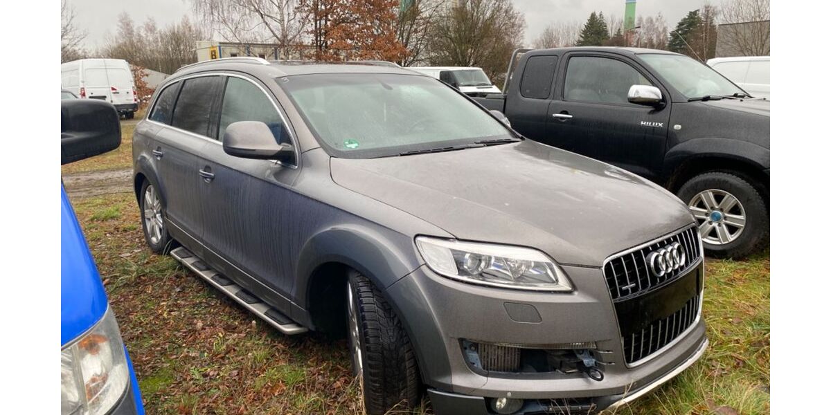Audi Q7 320.000 km 3.990 € Chemnitz 09114