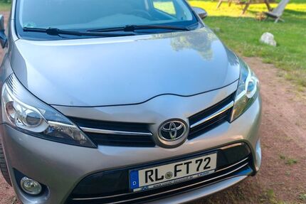 Toyota Verso 193.000 km 6.200 &euro; Erlau 09306