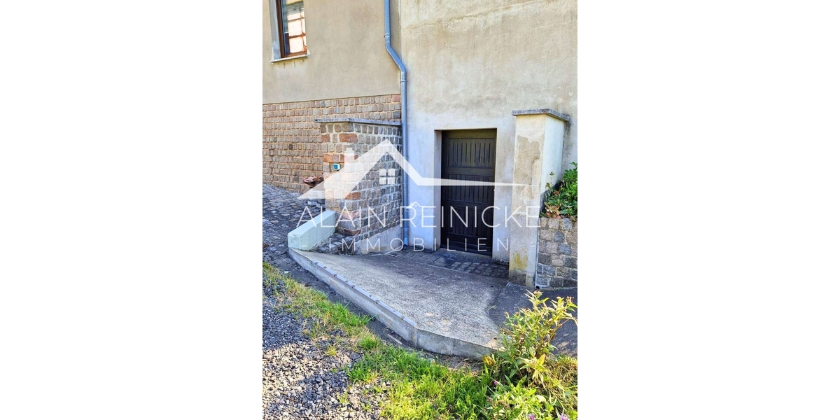 Stilvolle Doppelhaushälfte mit großzügiger, überdachter Terrasse – Wohnen mit Weitblick und Komfort 4 zimmer