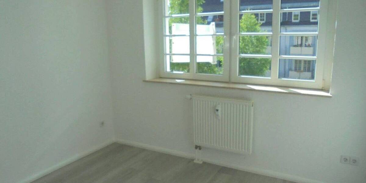 Etagenwohnung Chemnitz Lutherviertel - 2 Zimmer, 50 m&sup2;, 300&euro; | Angebot:26798823