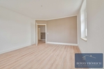 große 5-Raum-Wohnung im 1. OG, 2 Bäder, Wanne + Dusche in Taura bei Burgstädt, nördlich von Chemnitz
