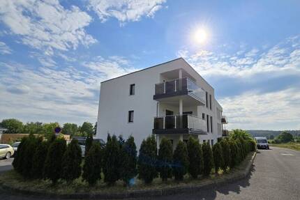 Exklusive 3 Raum Wohnung in Adelsberg + Stellpatz + Barrierefrei