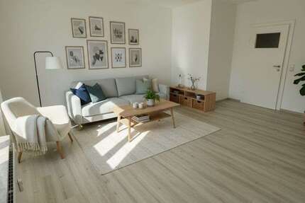 Wohnung Glauchau - 3 Zimmer, 75 m&sup2;, 470&euro; | Angebot:26781711