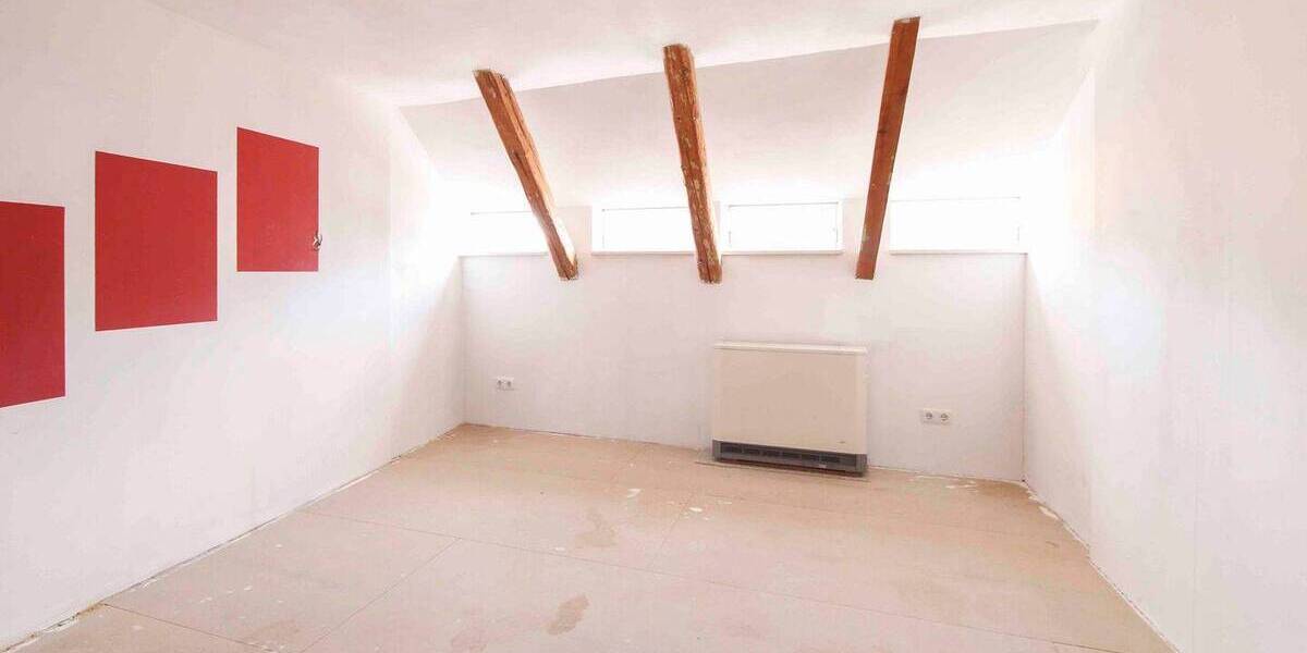 Reihenmittelhaus Hainichen - 8 Zimmer, 207 m&sup2;, 55.000&euro; | Angebot:26189495