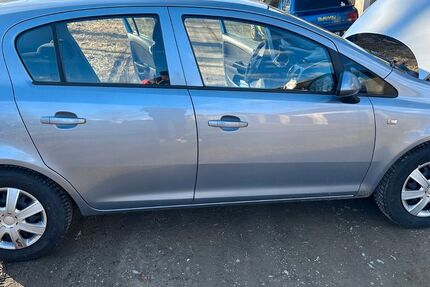 Opel Corsa 76.849 km 3.950 &euro; Großrückerswalde 09518