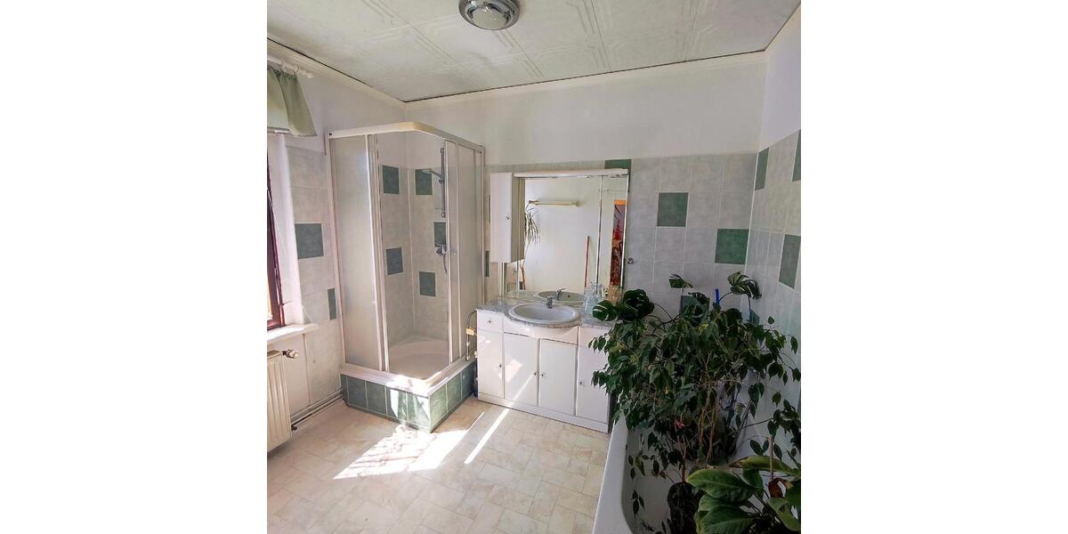Reihenhaus Hartha - 9 Zimmer, 140 m&sup2;, 99.000&euro; | Angebot:26858167