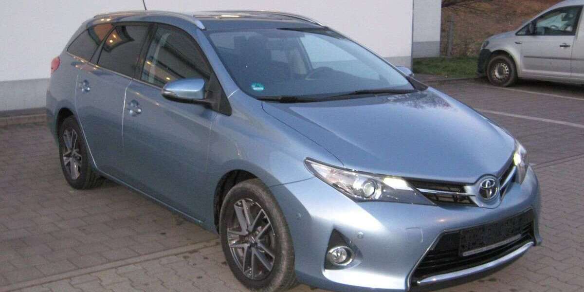 Toyota Auris 96.577 km 11.590 &euro; Chemnitz 09125