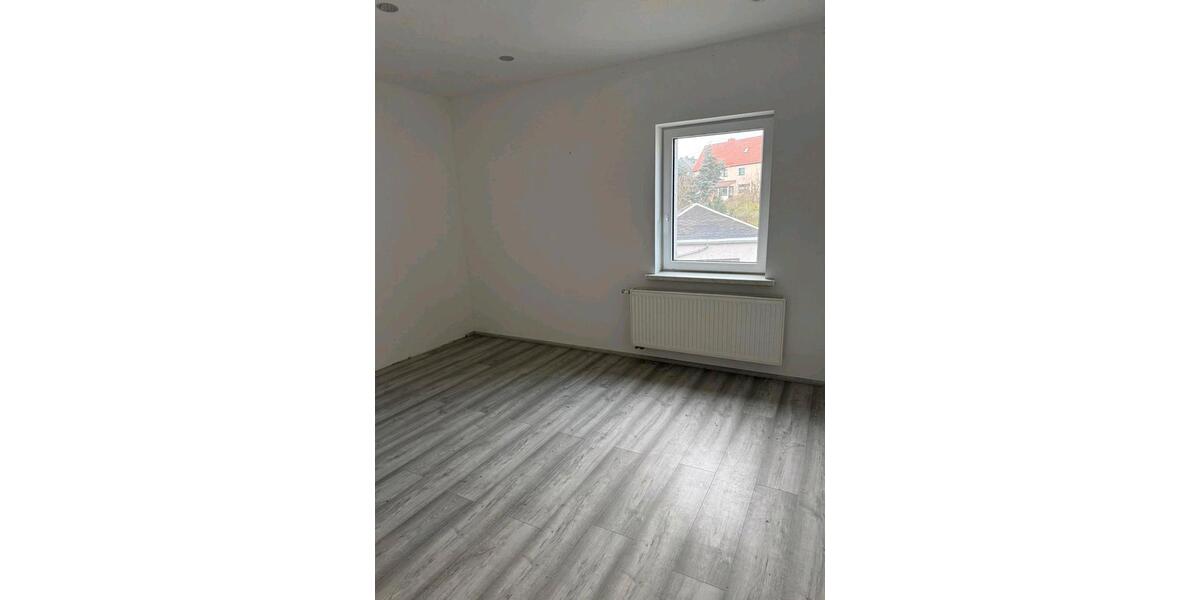 Einfamilienhaus Hainichen - 2 Zimmer, 110 m&sup2;, 95.000&euro; | Angebot:26748641