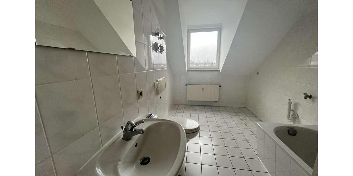 Dachgeschoßwohnung Chemnitz Altendorf - 2 Zimmer, 62 m&sup2;, 399&euro; | Angebot:23687964