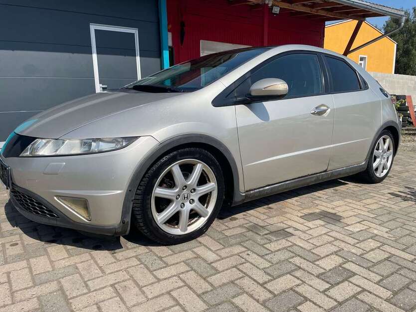 Honda Civic 285.410 km 2.800 € Chemnitz 09114
