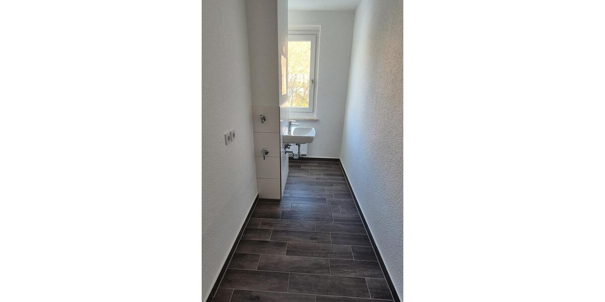 Etagenwohnung Hohenstein-Ernstthal Ernstthal - 4 Zimmer, 110 m&sup2;, 706&euro; | Angebot:25432953