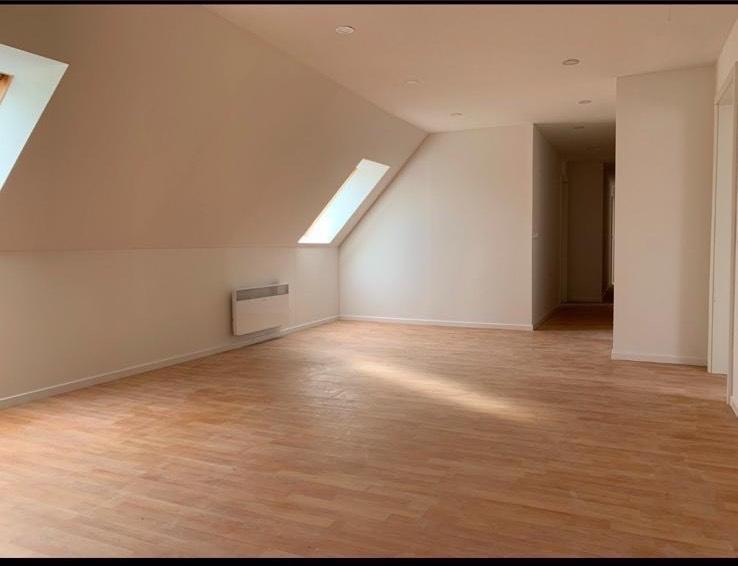 Dachgeschoßwohnung Hohenstein-Ernstthal Ernstthal - 4 Zimmer, 83 m&sup2;, 39.000&euro; | Angebot:26286121