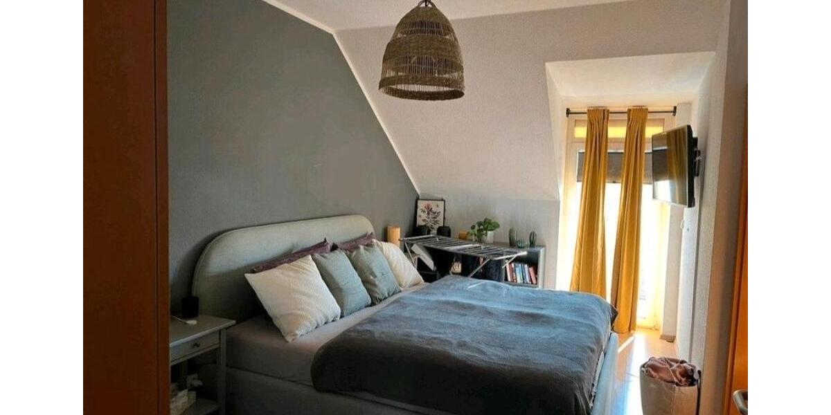 Dachgeschoßwohnung Chemnitz Bernsdorf - 2.5 Zimmer, 77 m&sup2;, 362&euro; | Angebot:26612324