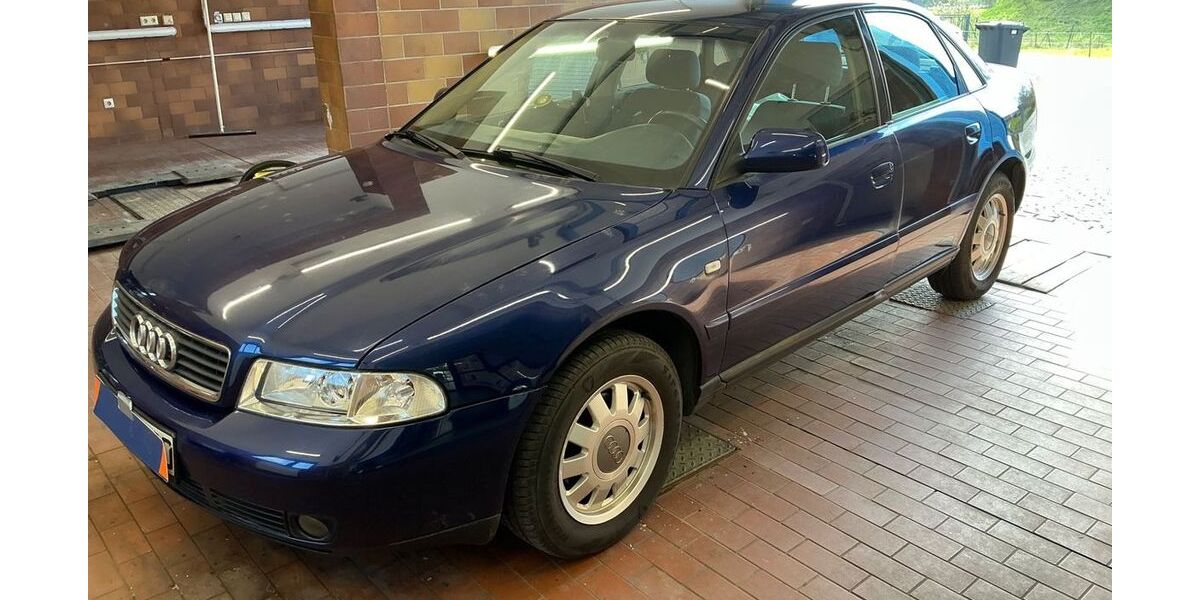 Audi A4 120.132 km 4.950 &euro; Limbach-Oberfrohna 09212