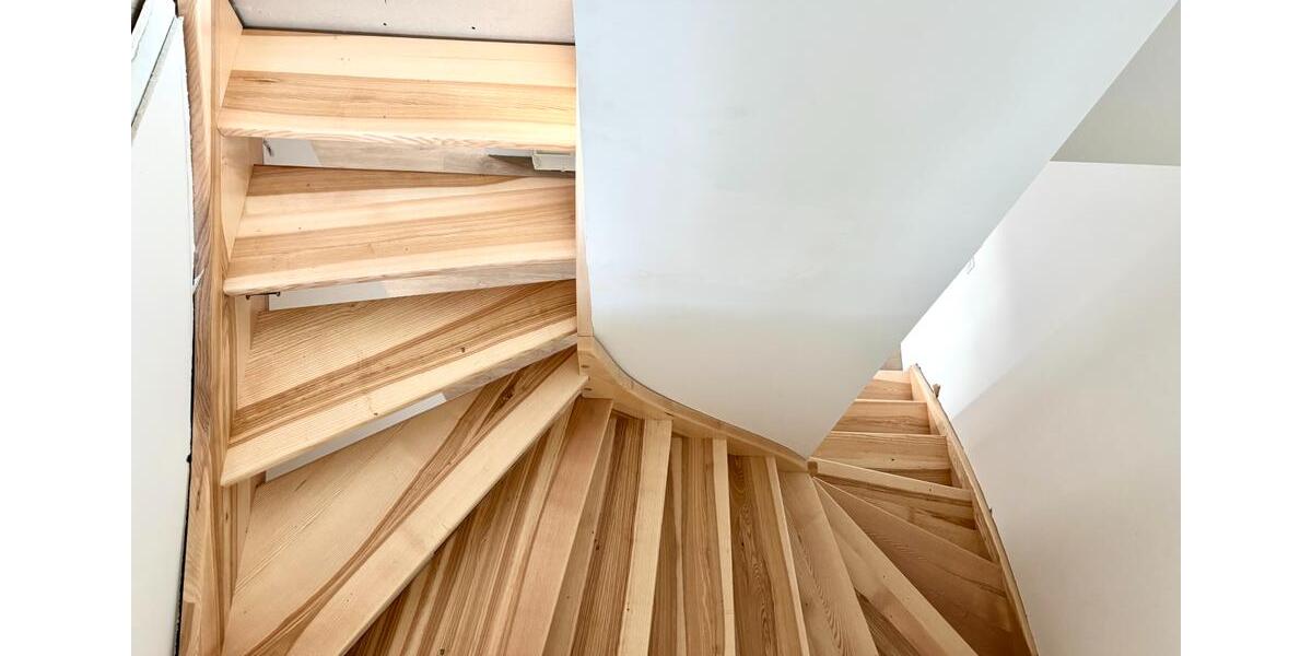 Borna * ERSTBEZUG * Balkon * 7 Zimmer Maisonette * 01.12.2025 7 zimmer