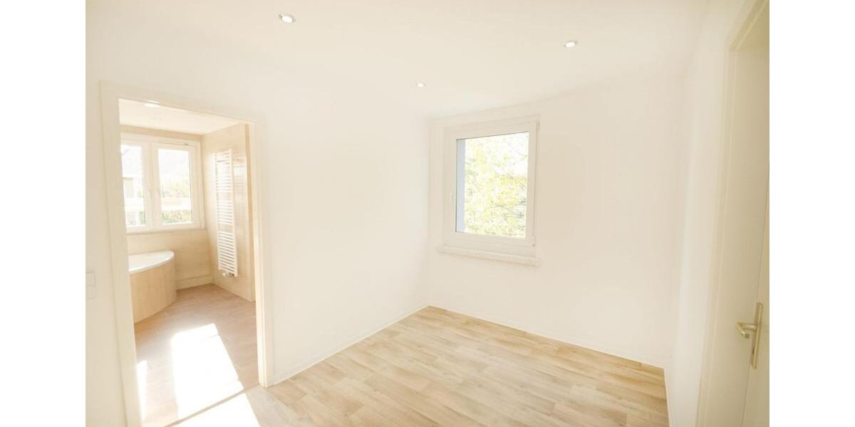 Etagenwohnung Chemnitz Adelsberg - 4 Zimmer, 120 m&sup2;, 804&euro; | Angebot:26096789