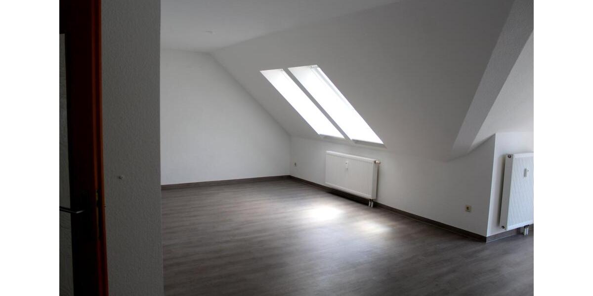 Dachgeschoßwohnung Burgstädt - 3 Zimmer, 82 m&sup2;, 90.000&euro; | Angebot:26828057