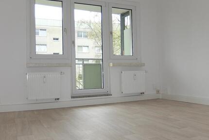 Wohnung Chemnitz Helbersdorf - 4 Zimmer, 70 m&sup2;, 400&euro; | Angebot:26586582