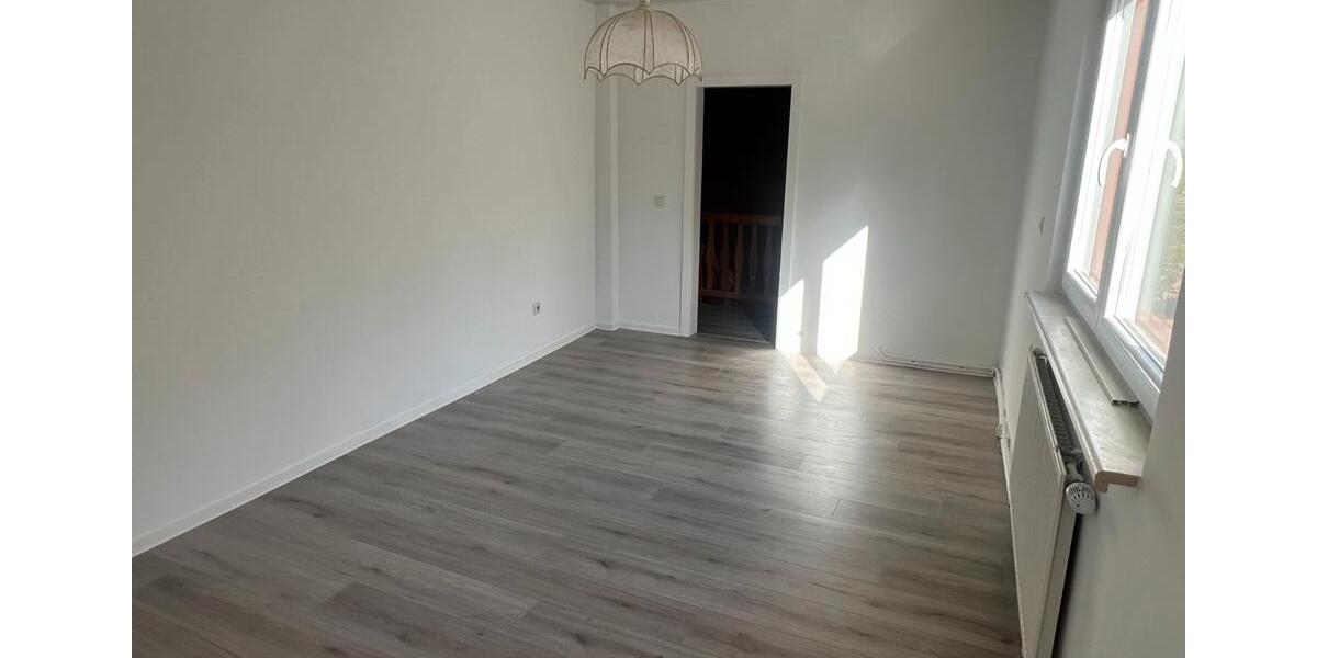 Reihenhaus Lunzenau - 4 Zimmer, 147 m&sup2;, 85.000&euro; | Angebot:26150371