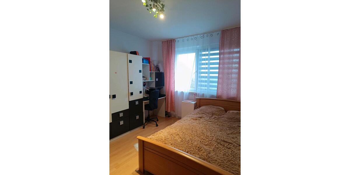 Etagenwohnung Chemnitz Klaffenbach - 3 Zimmer, 95 m&sup2;, 775&euro; | Angebot:26150207
