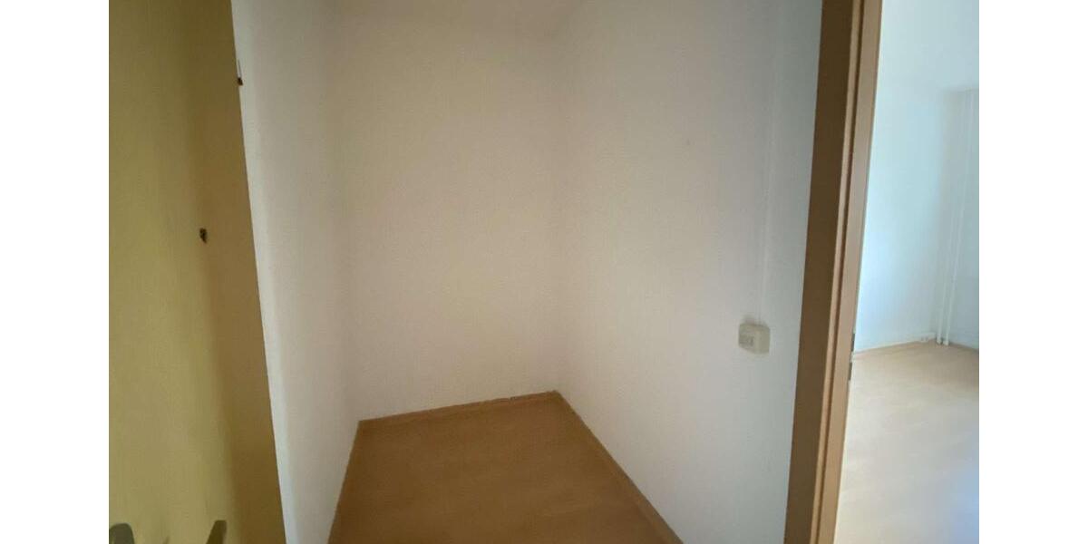 Etagenwohnung Hainichen - 1 Zimmer, 34 m&sup2;, 200&euro; | Angebot:22416844
