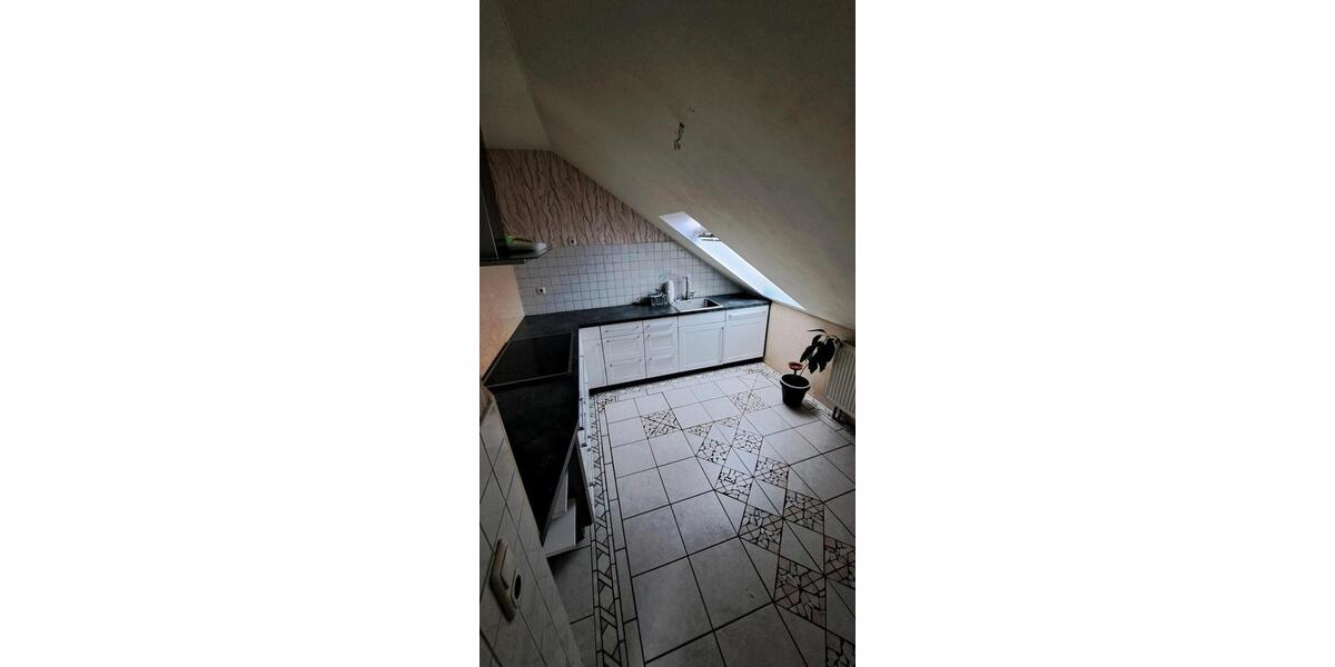 Dachgeschoßwohnung Oelsnitz (Erzgebirge) - 3 Zimmer, 86 m&sup2;, 79.000&euro; | Angebot:24788142