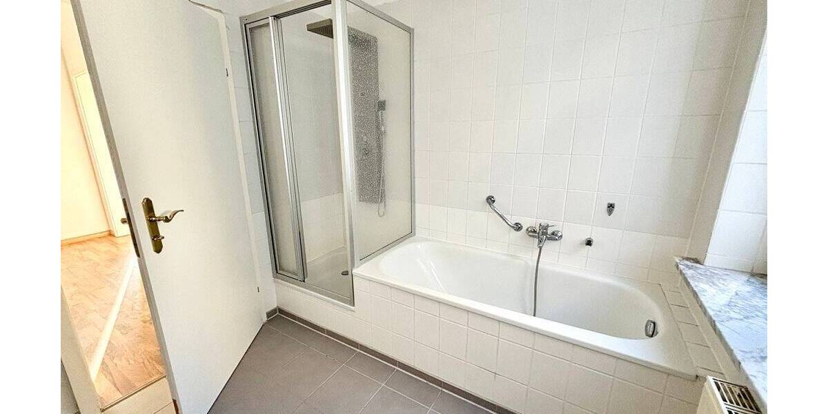 Etagenwohnung Chemnitz Zentrum - 3 Zimmer, 85 m&sup2;, 95.000&euro; | Angebot:26806229
