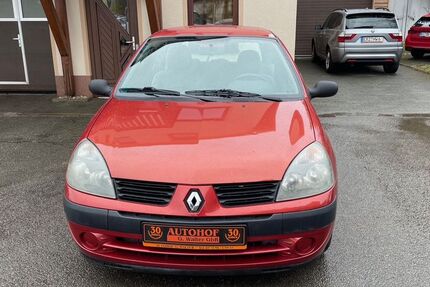 Renault Clio 166.000 km 2.300 € Oelsnitz i.E. 09376