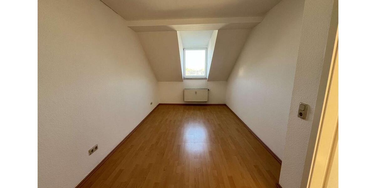 Dachgeschoßwohnung Chemnitz Altendorf - 2 Zimmer, 62 m&sup2;, 348&euro; | Angebot:24431181