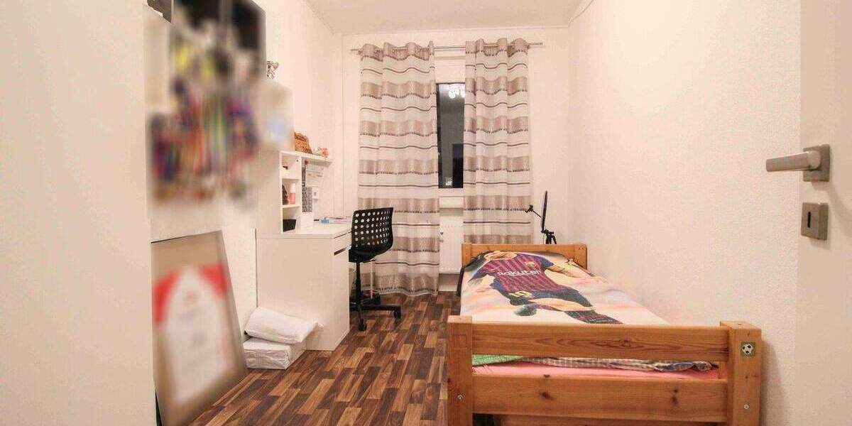 *Modernisiert* Ab Frühjahr 2026 bezugsfreie 5-Zi.-Wohnung mit 2 Bädern und 2 Balkonen 5 zimmer