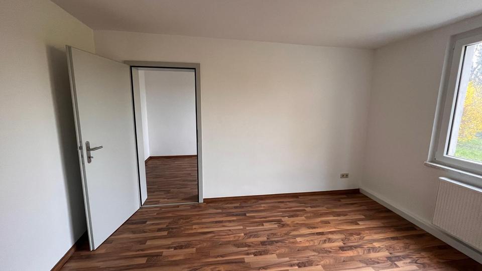 Großzügiges Einfamilienhaus mieten Siebenlehn mit Einliegerwohnung in Alleinlage 7 zimmer