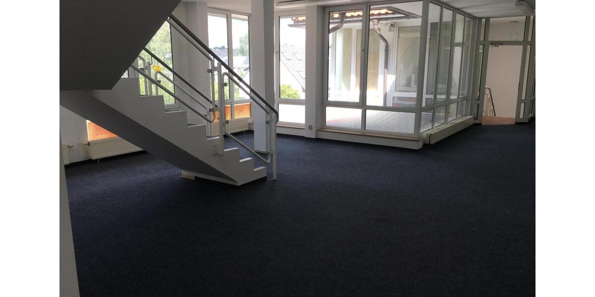 Großzügiges Büro mit 74m² Provisionsfrei ! zimmer