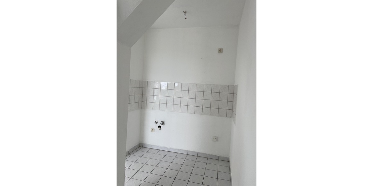 Kleine Wohnung mit großem Balkon zur Selbstnutzung gesucht? Ab sofort frei! 1.5 zimmer