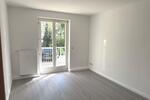 Frisch renovierte 3-Raum-Wohnung mit Balkon und bodentiefer Dusche! - Erdgeschoßwohnung Frankenberg | Angebot:27302075
